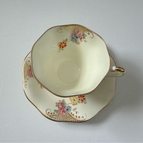 Foley England Vintage Teacup Saucer - Yellow Floral - Picture 8 of 9